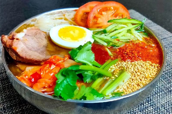 冷面有點發(fā)霉還能吃嗎 冷面怎么保存