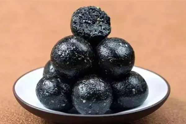 黑芝麻丸有什么樣的功效和作用 黑芝麻丸可以治療脫發(fā)嗎 黑芝麻丸有什么樣的功效和作用 黑芝麻丸可以治療脫發(fā)嗎