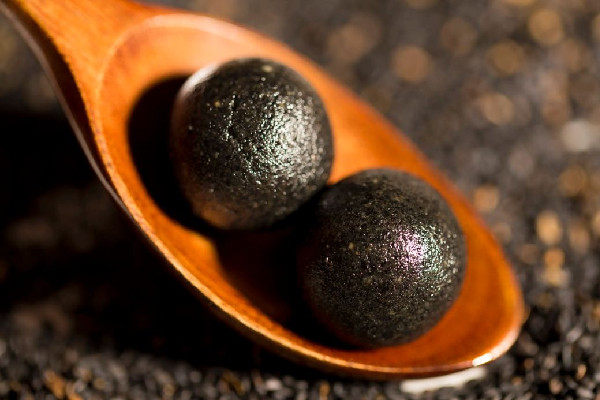 黑芝麻丸能補(bǔ)腎壯陽(yáng)嗎 黑芝麻丸對(duì)男性的好處 黑芝麻丸能補(bǔ)腎壯陽(yáng)嗎 黑芝麻丸對(duì)男性的好處