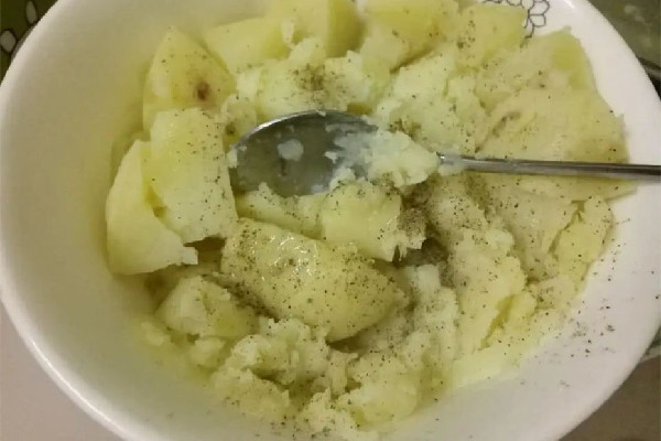 土豆泥放冰箱第二天還能吃嗎 土豆泥放冷藏可以保存多久 土豆泥放冰箱第二天還能吃嗎 土豆泥放冷藏可以保存多久