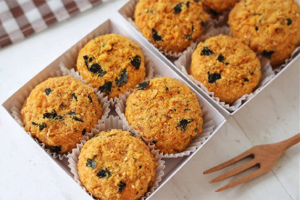 肉松小貝吃起來(lái)有點(diǎn)酸正常嗎 肉松小貝吃多了有什么壞處