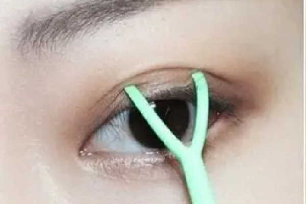 雙眼皮貼能貼出永久雙眼皮嗎 雙眼皮貼可以讓眼睛變大嗎 雙眼皮貼能貼出永久雙眼皮嗎 雙眼皮貼可以讓眼睛變大嗎