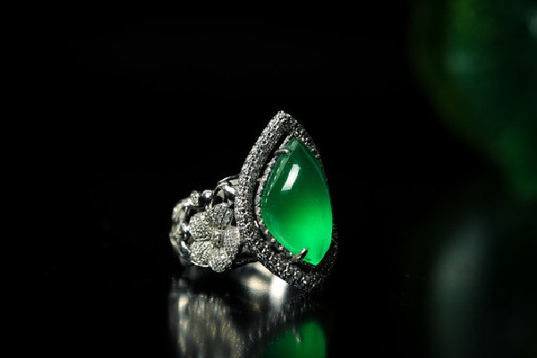 帝王綠會(huì)有氣泡嗎 帝王綠可以染出來嗎