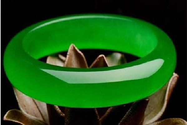 帝王綠和正陽綠哪個好 帝王綠和正陽綠區(qū)別 帝王綠和正陽綠哪個好 帝王綠和正陽綠區(qū)別