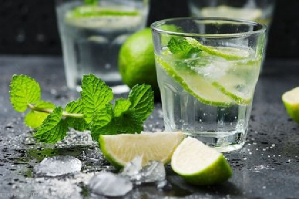 薄荷茶會(huì)刺激胃嗎 薄荷茶不適合什么人喝 薄荷茶會(huì)刺激胃嗎 薄荷茶不適合什么人喝