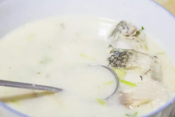 鯽魚(yú)湯會(huì)不會(huì)發(fā)胖 鯽魚(yú)湯喝多了有啥壞處