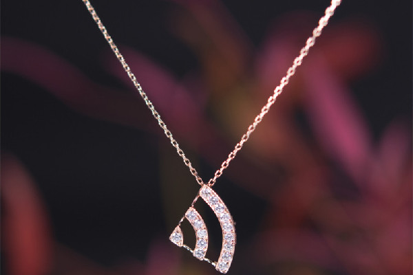 玫瑰金和鉑金哪個(gè)好 玫瑰金適合年輕人嗎 玫瑰金和鉑金哪個(gè)好 玫瑰金適合年輕人嗎