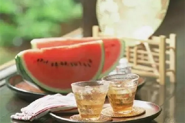 伏天腰疼怎么回事 伏天對身體有哪些不適應(yīng) 伏天腰疼怎么回事 伏天對身體有哪些不適應(yīng)