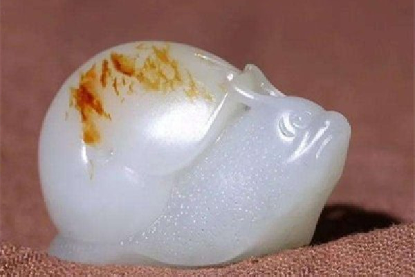 羊脂玉是不是顏色越白越好 羊脂玉分幾個(gè)等級 羊脂玉是不是顏色越白越好 羊脂玉分幾個(gè)等級