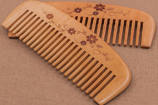 桃木梳子多少錢一把 桃木梳子買粗齒的好還是細齒的好