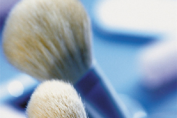 化妝刷可以在太陽底下曬嗎 化妝刷要用專門的清洗劑洗嗎 化妝刷可以在太陽底下曬嗎 化妝刷要用專門的清洗劑洗嗎