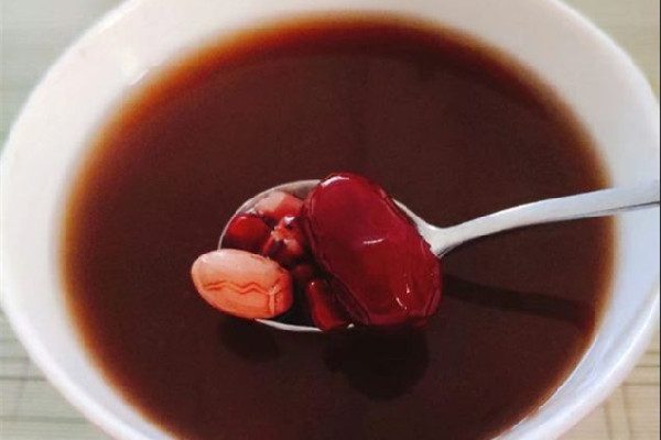 五紅湯會讓寶寶脹氣嗎 五紅湯多大的孩子可以吃 五紅湯會讓寶寶脹氣嗎 五紅湯多大的孩子可以吃