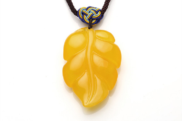 蜜蠟戴久了會(huì)變色嗎 蜜蠟會(huì)越戴越黃嗎 蜜蠟戴久了會(huì)變色嗎 蜜蠟會(huì)越戴越黃嗎