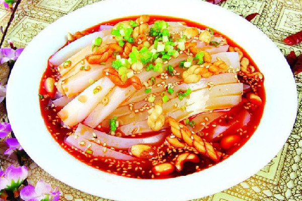 涼粉是什么材料做的 涼粉是冰粉嗎 涼粉是什么材料做的 涼粉是冰粉嗎