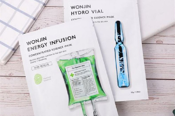 安瓶面膜和普通面膜的區(qū)別 安瓶面膜是補水面膜嗎 安瓶面膜和普通面膜的區(qū)別 安瓶面膜是補水面膜嗎