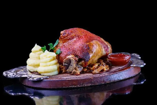 豬肘子買大的好還是小的好 豬肘子買什么樣的好 豬肘子買大的好還是小的好 豬肘子買什么樣的好