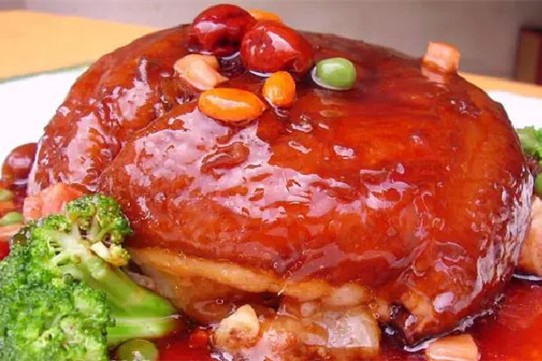 豬肘子怎么做好吃又香不油膩 豬肘子可以用啤酒燉嗎 豬肘子怎么做好吃又香不油膩 豬肘子可以用啤酒燉嗎