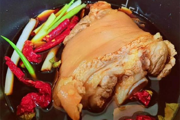 豬肘子是肥肉還是瘦肉 豬肘子的瘦肉吃了會胖嗎 豬肘子是肥肉還是瘦肉 豬肘子的瘦肉吃了會胖嗎