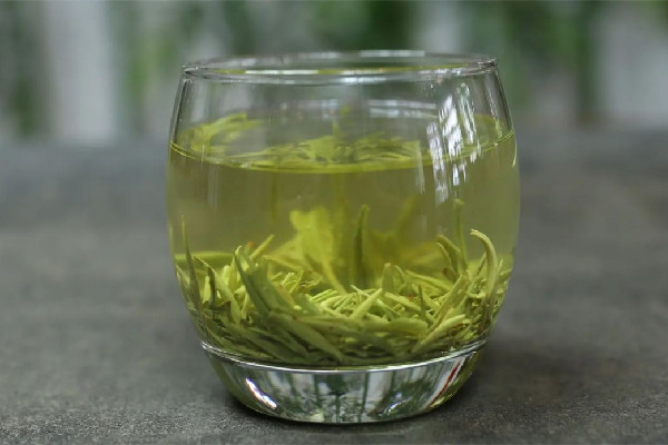 信陽(yáng)毛尖泡茶為什么茶水很渾濁 信陽(yáng)毛尖泡出來什么顏色的最好