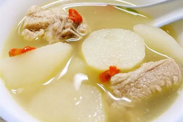 骨頭湯有腥味怎么補(bǔ)救 骨頭湯可以反復(fù)熬煮嗎