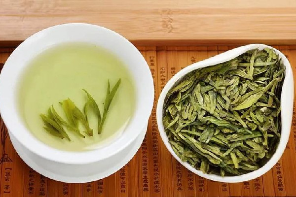 龍井茶要用多少度的水沖泡 龍井茶泡多長時間最好 龍井茶要用多少度的水沖泡 龍井茶泡多長時間最好