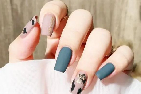 磨砂美甲有刷痕怎么辦 磨砂美甲怎么涂的均勻 磨砂美甲有刷痕怎么辦 磨砂美甲怎么涂的均勻