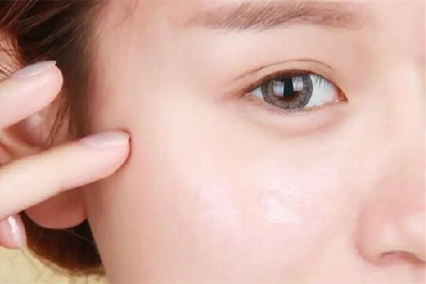 武漢淚溝填充哪家比較好 武漢哪家醫(yī)院淚溝修復好