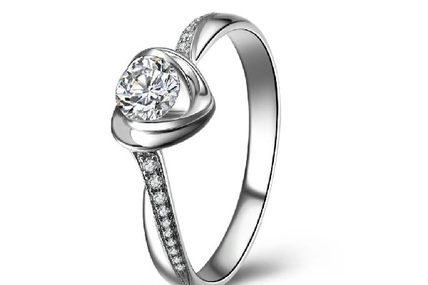 婚戒買(mǎi)黃金的好還是鉆石的好 婚戒買(mǎi)18k金的好嗎