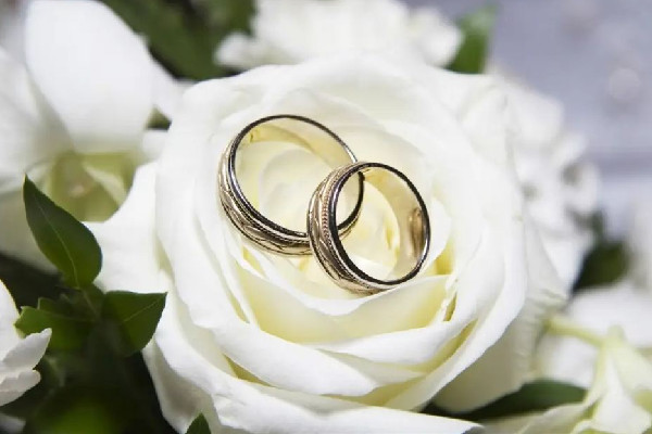 婚戒可以換款式嗎 婚戒有什么講究 婚戒可以換款式嗎 婚戒有什么講究