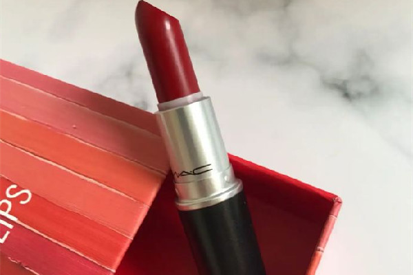 魅可口紅會不會掉色 魅可口紅會不會沾杯