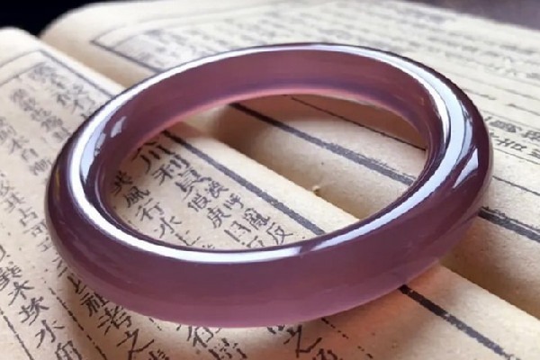 手鐲的種水是什么意思 手鐲種水怎么看 手鐲的種水是什么意思 手鐲種水怎么看