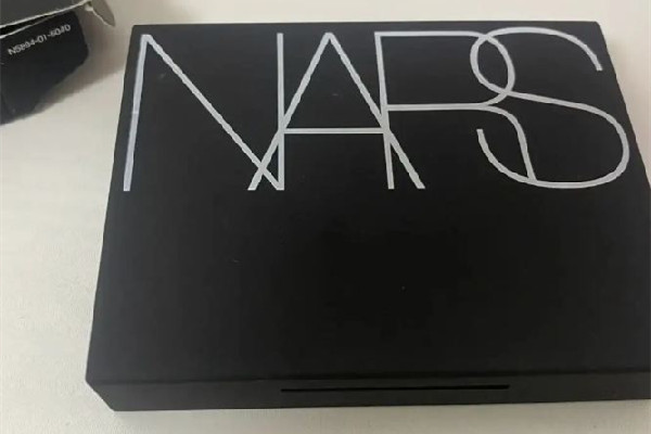 nars大白餅怎么辨別真假 nars大白餅會自帶粉撲嗎 nars大白餅怎么辨別真假 nars大白餅會自帶粉撲嗎