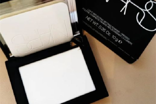 nars大白餅怎么辨別真假 nars大白餅會自帶粉撲嗎 nars大白餅怎么辨別真假 nars大白餅會自帶粉撲嗎