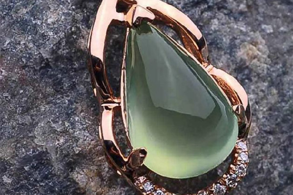 葡萄石適合什么屬相佩戴 葡萄石是幾月生辰石 葡萄石適合什么屬相佩戴 葡萄石是幾月生辰石