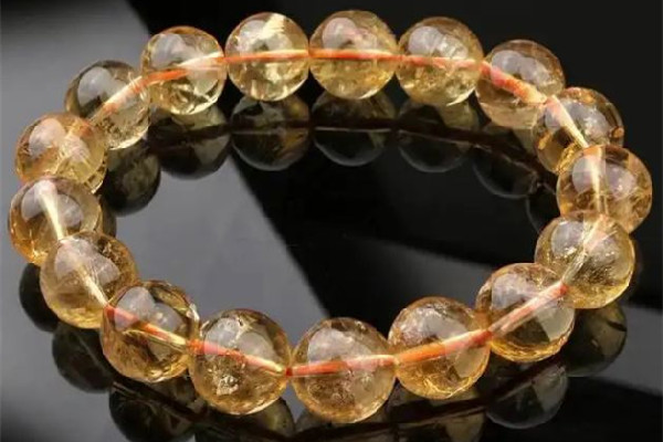 黃水晶和金發(fā)晶哪個招財更好 黃水晶戴哪只手才招財 黃水晶和金發(fā)晶哪個招財更好 黃水晶戴哪只手才招財