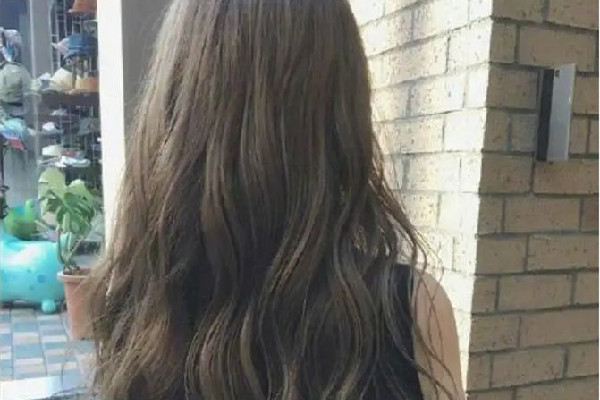 燙頭發(fā)有點(diǎn)癢正常嗎 燙頭發(fā)后怎么護(hù)理頭發(fā)