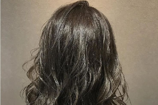 燙頭發(fā)有點(diǎn)癢正常嗎 燙頭發(fā)后怎么護(hù)理頭發(fā)