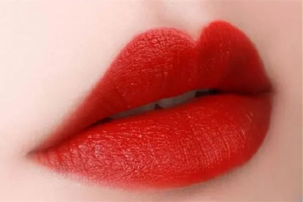 啞光口紅會(huì)化掉嗎 啞光口紅化了怎么辦 啞光口紅會(huì)化掉嗎 啞光口紅化了怎么辦