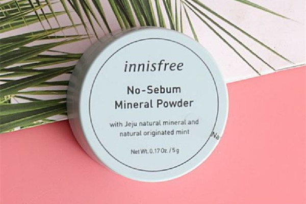 悅詩(shī)風(fēng)吟散粉可以用在頭發(fā)上嗎 悅詩(shī)風(fēng)吟散粉控油效果好嗎