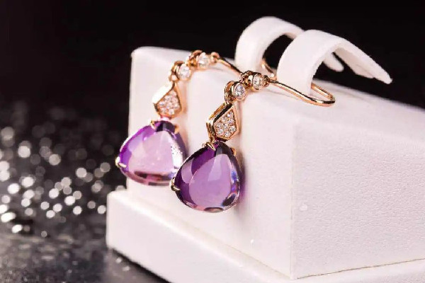 紫水晶可以轉(zhuǎn)運嗎 紫水晶和什么水晶搭配最好