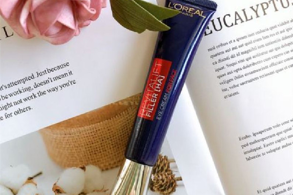 歐萊雅紫熨斗眼霜是什么質地 歐萊雅紫熨斗眼霜好吸收嗎