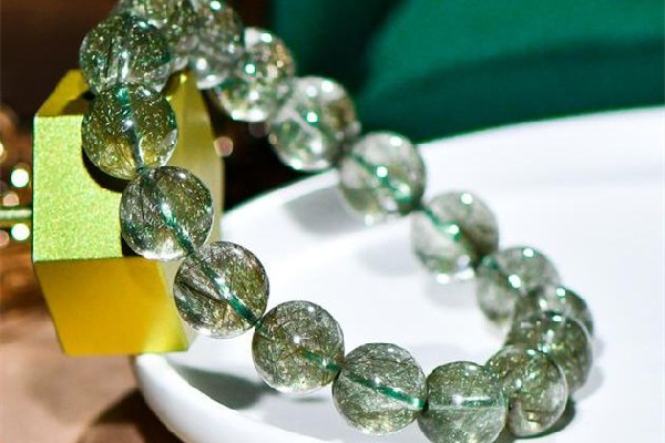 發(fā)晶適合什么屬相戴 發(fā)晶適合戴哪只手 發(fā)晶適合什么屬相戴 發(fā)晶適合戴哪只手