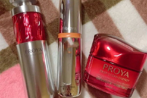 珀萊雅早c晚a精華怎么樣 珀萊雅早c晚a指的是什么 珀萊雅早c晚a精華怎么樣 珀萊雅早c晚a指的是什么