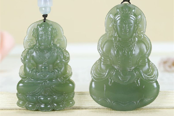 觀音吊墜什么材質(zhì)比較好 觀音吊墜買黃金的還是和田玉 觀音吊墜什么材質(zhì)比較好 觀音吊墜買黃金的還是和田玉