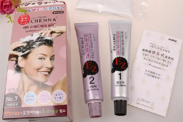 染發(fā)膏可以和護發(fā)素一起使用嗎 染發(fā)膏加什么可以保護發(fā)質(zhì)