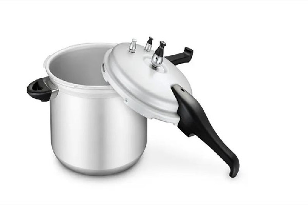 高壓鍋和電飯煲哪個(gè)做米飯好吃 高壓鍋?zhàn)雒罪埫缀退谋壤? alt=