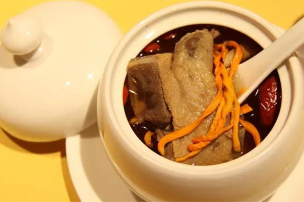 乳鴿湯怎么燉最營(yíng)養(yǎng) 乳鴿湯和什么搭配最好 乳鴿湯怎么燉最營(yíng)養(yǎng) 乳鴿湯和什么搭配最好