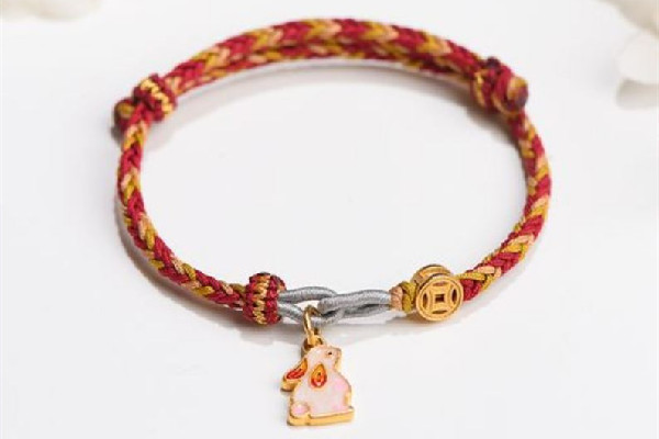 兔年本命年男性佩戴什么好 兔年本命年男性可以戴貔貅嗎 兔年本命年男性佩戴什么好 兔年本命年男性可以戴貔貅嗎