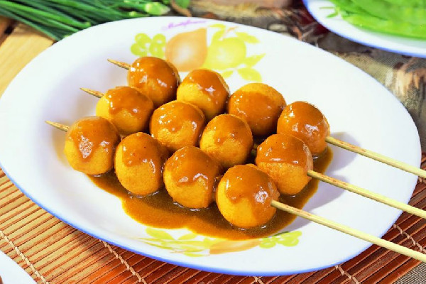 魚(yú)丸有刺怎么辦 魚(yú)丸煮湯配什么煮最好