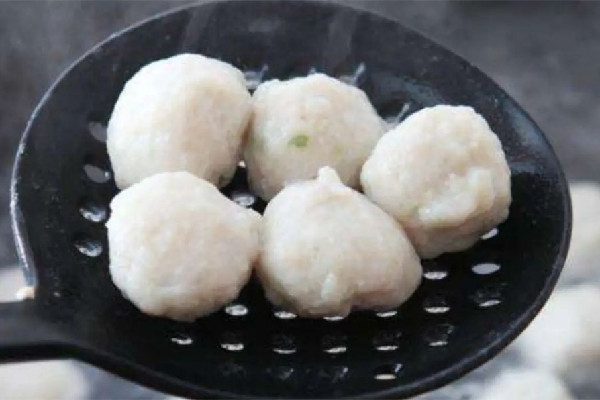 魚(yú)丸有刺怎么辦 魚(yú)丸煮湯配什么煮最好